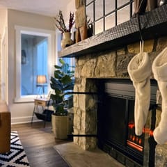Lakeside+Fire Pit | Poconos Retreat Crested Falcon