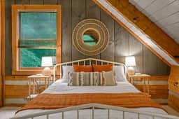 Boho Chic✴HOT TUB✴ Designer Cabin☀︎FOX BLUFF CREEK - Image 4