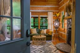 Boho Chic✴HOT TUB✴ Designer Cabin☀︎FOX BLUFF CREEK - Image 5