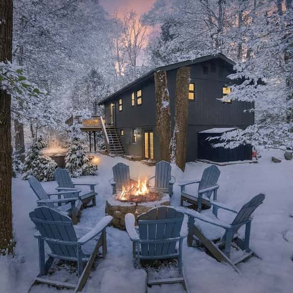 Hot Tub+Fire Pit | Game Room Lake Naomi Golden Owl - Image 1