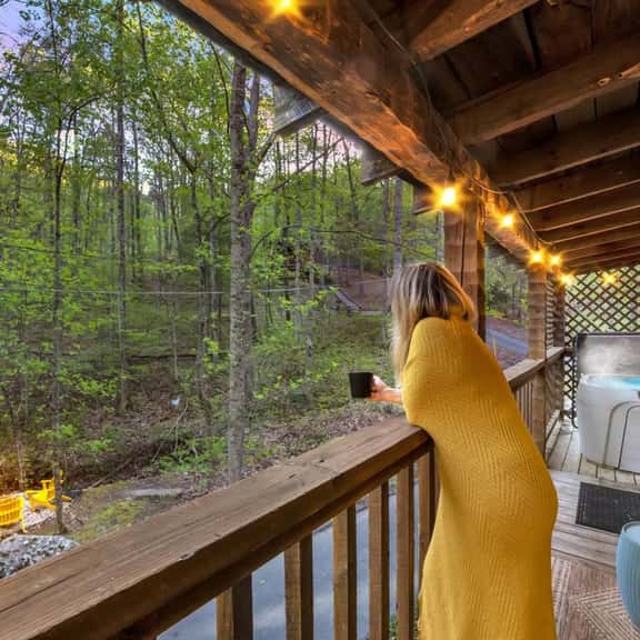 Boho Chic✴HOT TUB✴ Designer Cabin☀︎FOX BLUFF CREEK - Image 1