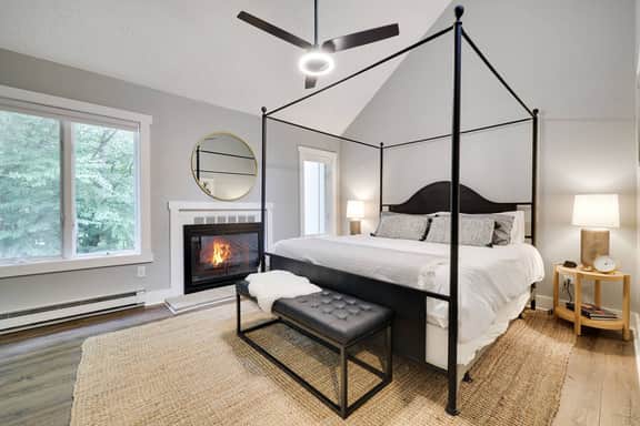 Lakeside+Fire Pit | Poconos Retreat Crested Falcon - Image 3