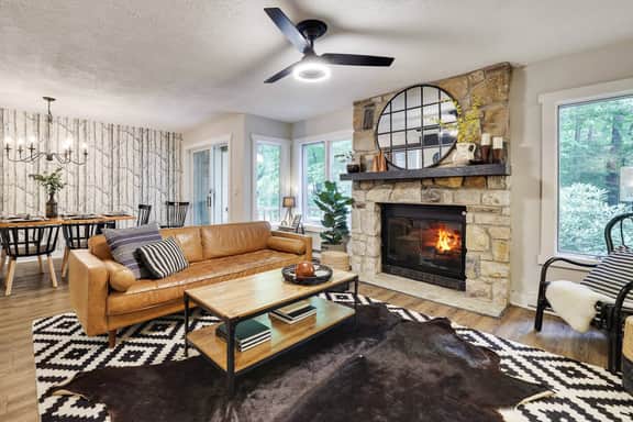 Lakeside+Fire Pit | Poconos Retreat Crested Falcon - Image 4