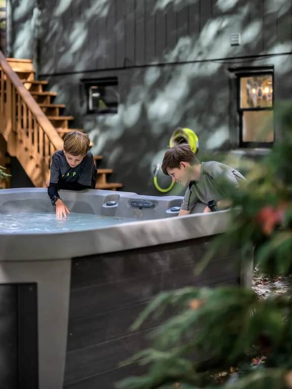 Hot Tub+Fire Pit | Game Room Lake Naomi Golden Owl - Image 2