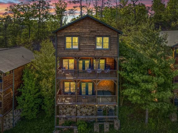 Epic Views Hot Tub Theater Gatlinburg UptheAnte TN - Image 4