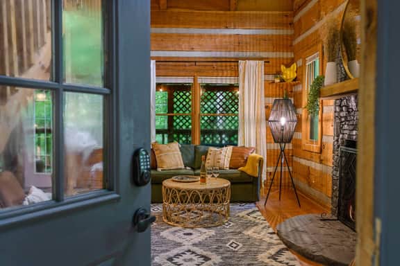 Boho Chic✴HOT TUB✴ Designer Cabin☀︎FOX BLUFF CREEK - Image 5