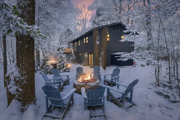 Hot Tub+Fire Pit | Game Room Lake Naomi Golden Owl - Image 1